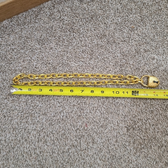 Lock Keyhole Pendant Gold Chain Necklace - Picture 2 of 2